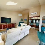 Σπίτι διακοπών 2 Bedrooms With Amazing View And Private Jacuzzi